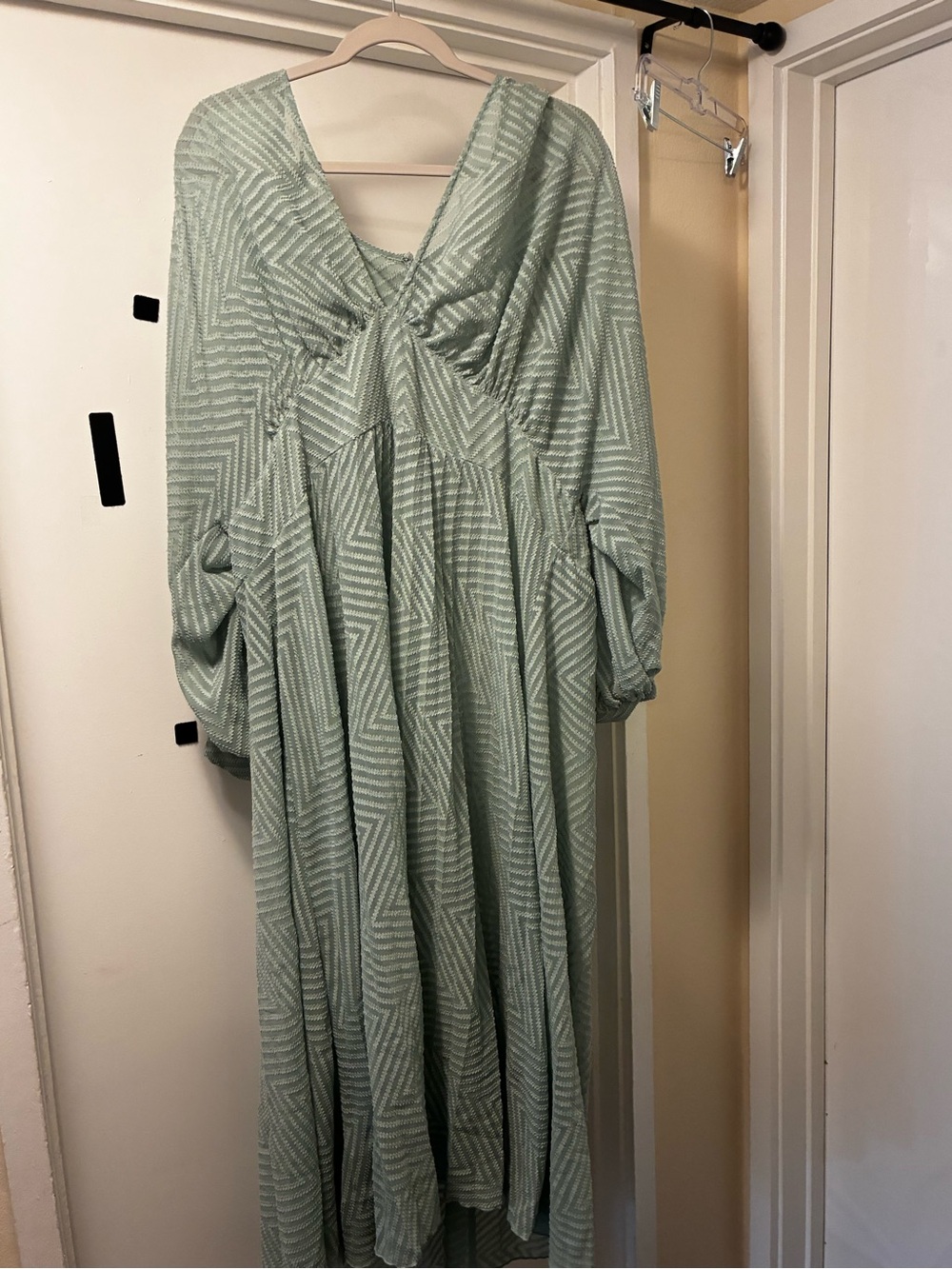 Lightweight Pale Green Patterned Maternity Dress with Long Sleeves